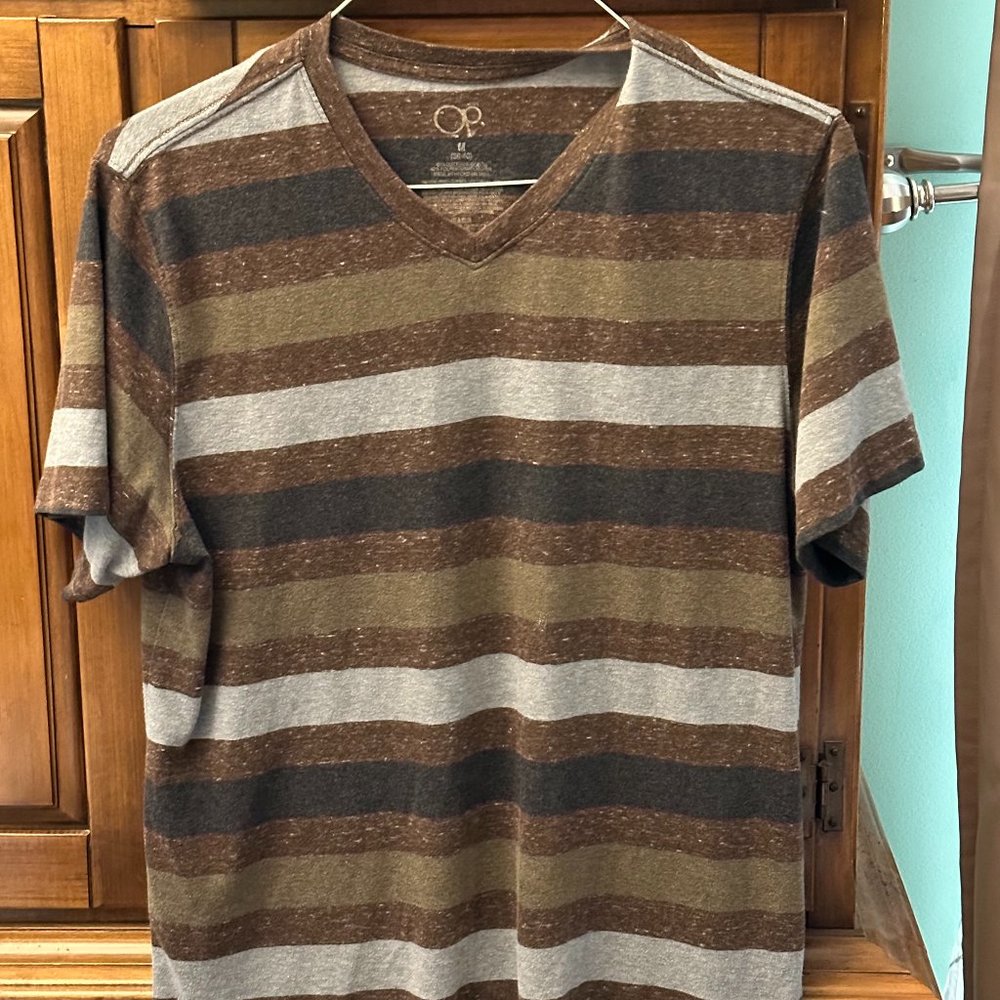Men's/ teens Op shirt. 1 grey, brown and white size medium.